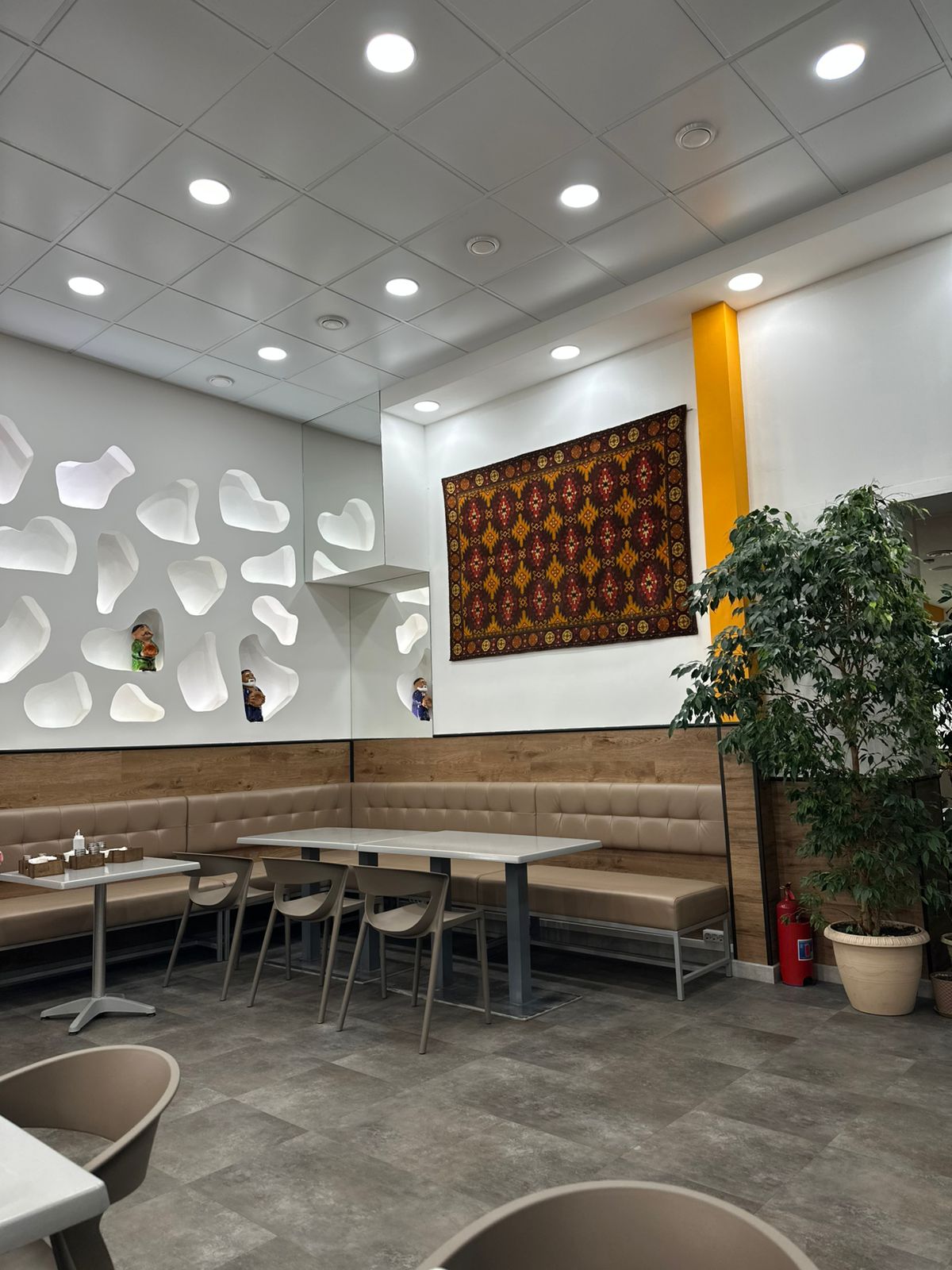 Пловная в современном стиле